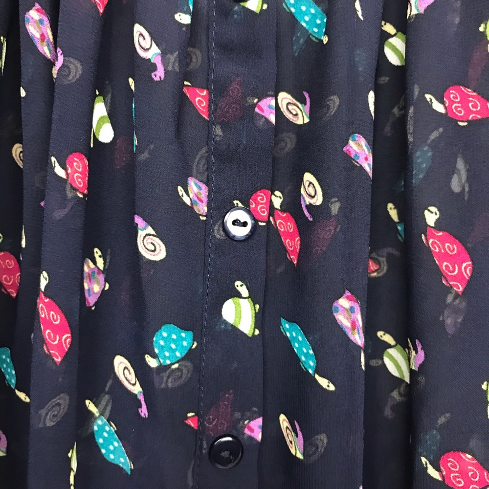 Ember snail turtles blue semi sheer crop Med top - Picture 3 of 6